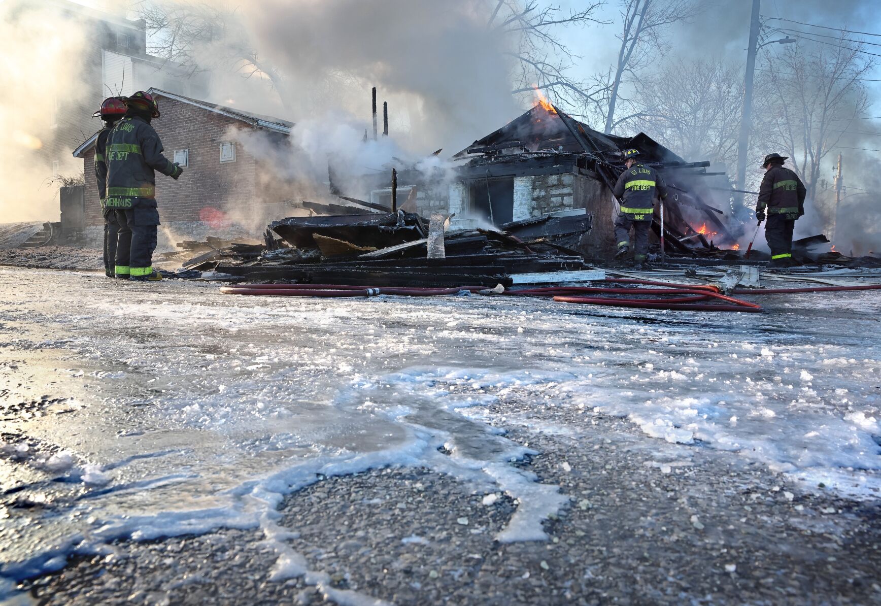 Vacant house burns on the 3500 block of Osceola Street
